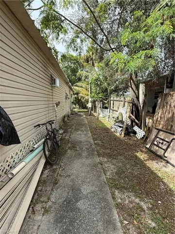 View of home's exterior
