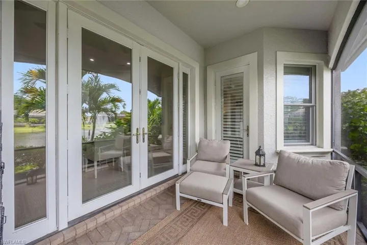 Rear screened in lanai overlooking the lake!