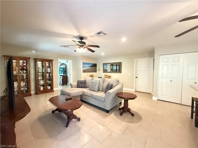 6140 Standing Oaks, Naples, Florida 34119