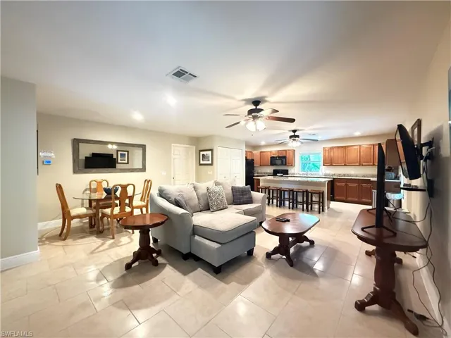 6140 Standing Oaks, Naples, Florida 34119