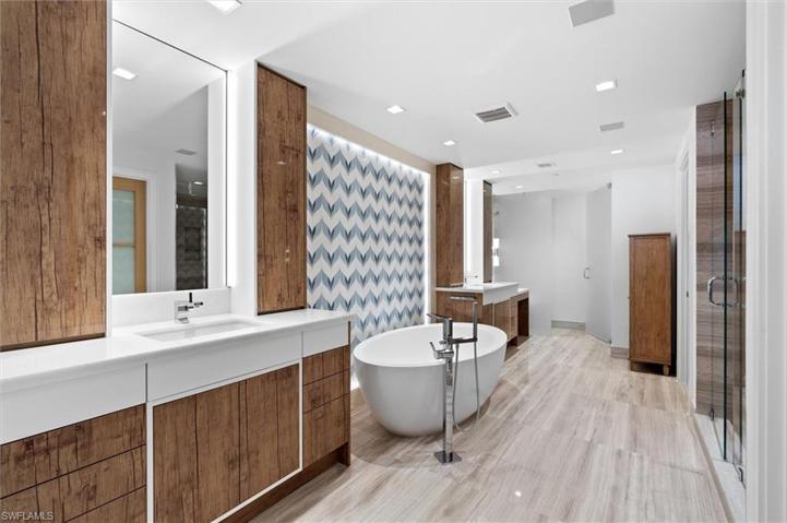 Primary bath