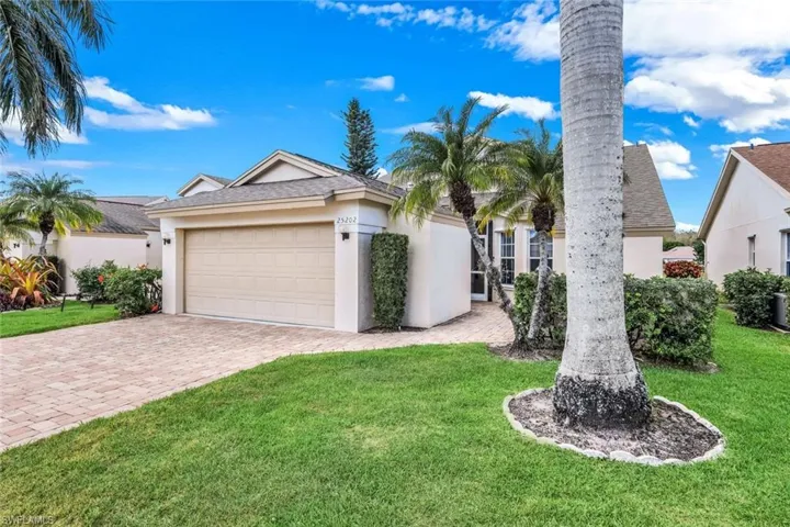 Minutes from Downtown Bonita, Bonita Beach and more!
