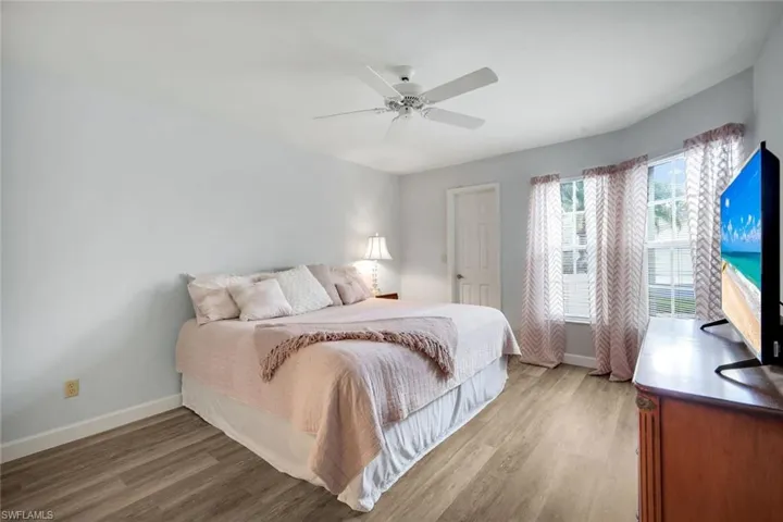 Guest bedroom.