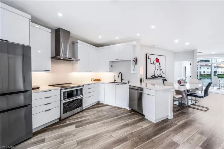 Lovely renovation with Quartz countertops and Luxury Kitchen Appliances!