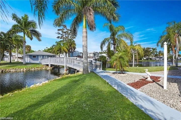 5753  Pink Panther  DR, Fort Myers, FL 33908