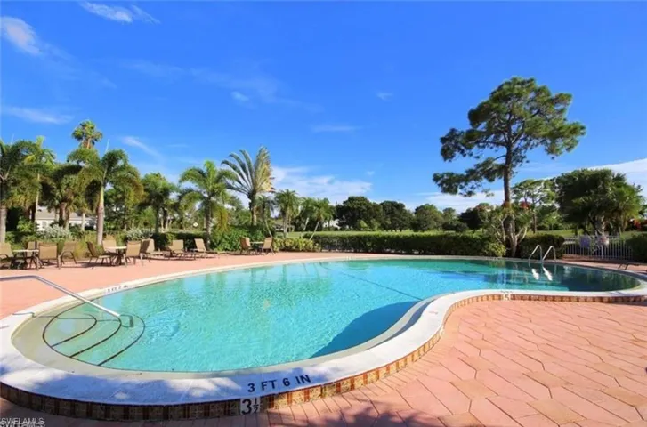 Spanish Wells community pool (available for use with club membership).