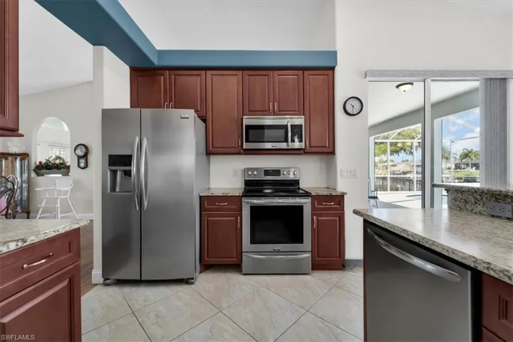 1157 Se 32nd Ter, Cape Coral, Florida 33904