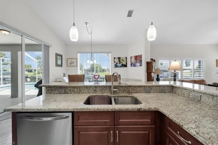 1157 Se 32nd Ter, Cape Coral, Florida 33904