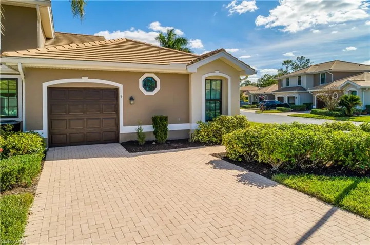 7820  Sandpine  CT, Naples, FL 34104