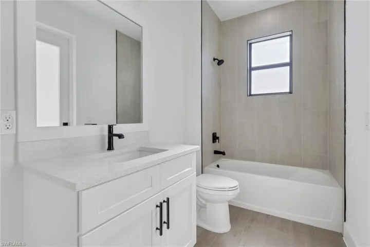 1 Nw 35th Pl, Cape Coral, Florida 33993