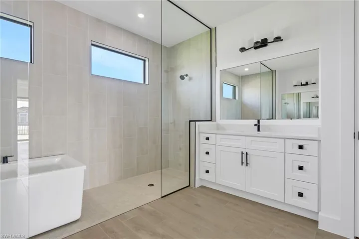 1 Nw 35th Pl, Cape Coral, Florida 33993