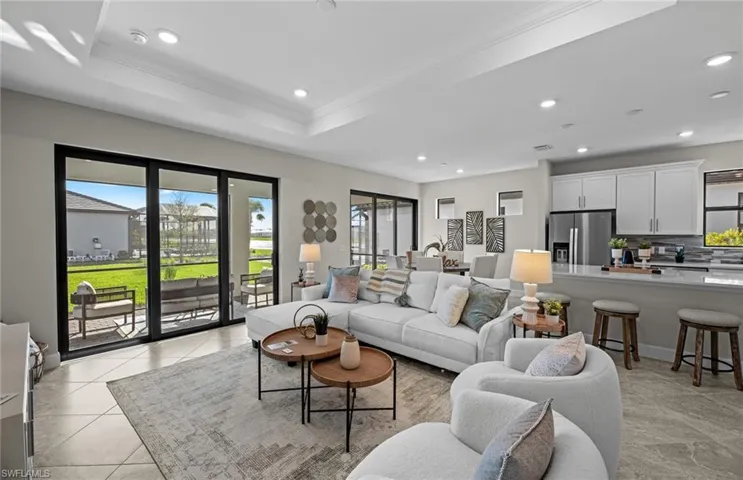 Interior photos are of a staged model home. Illustration purposes only. Options may vary.