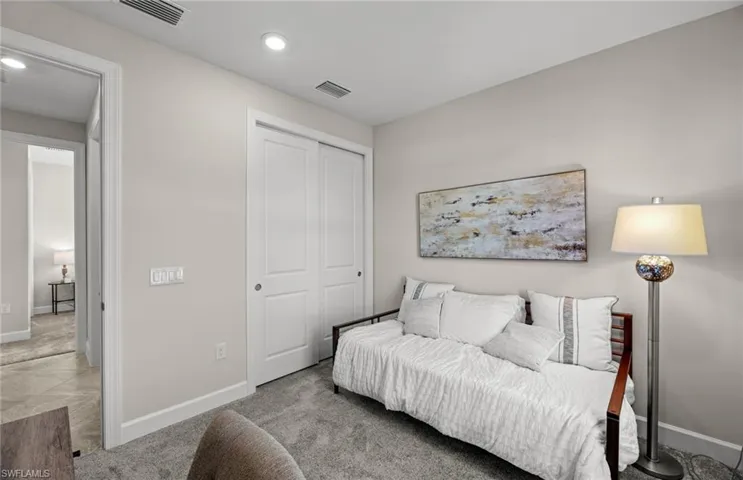 Interior photos are of a staged model home. Illustration purposes only. Options may vary.