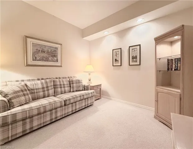 Den/Flex Room