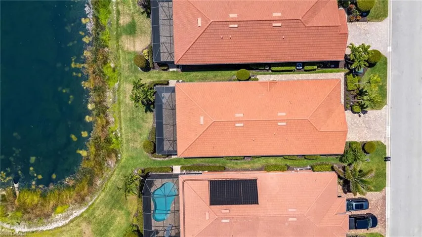 Birds eye view of property