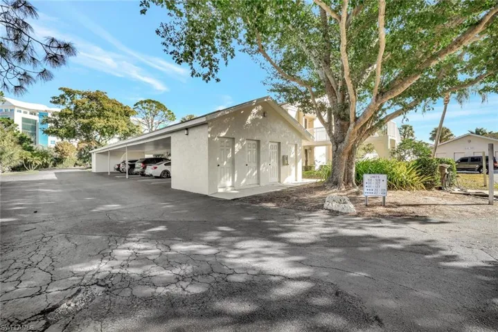 910  Vanderbilt Beach  RD, Naples, FL 34108