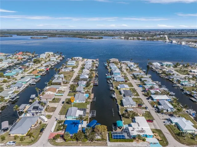 2709 Clyde St, Matlacha, Florida 33993