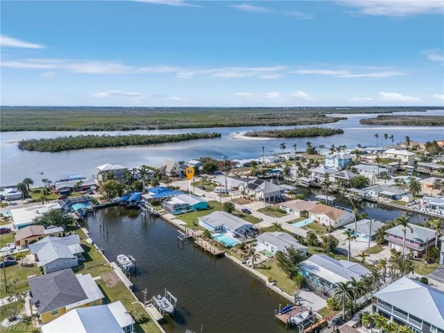 2709 Clyde St, Matlacha, Florida 33993