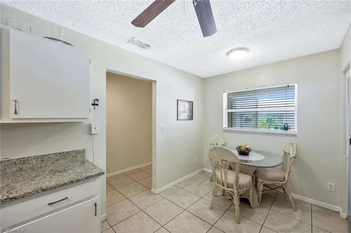 Eat-in Kitchen