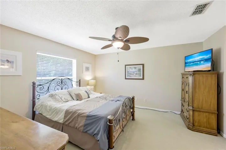 661  Squire  CIR, Naples, FL 34104