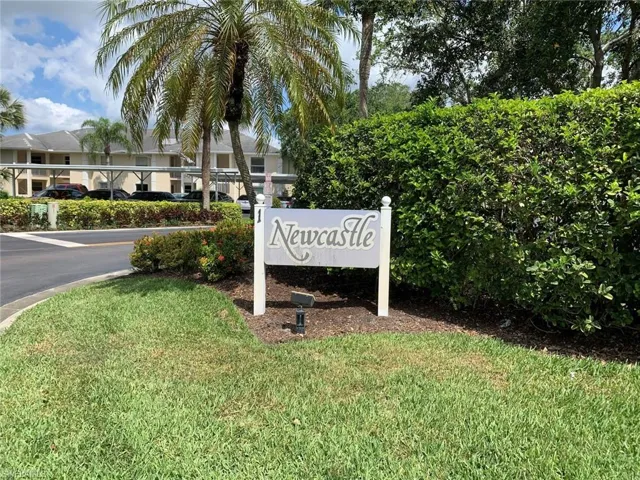 661  Squire  CIR, Naples, FL 34104