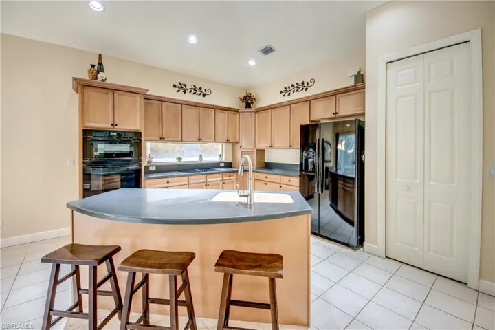 7533 Key Deer Ct, Fort Myers, Florida 33966
