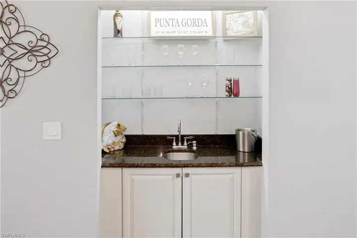 Wet bar - great for entertaining