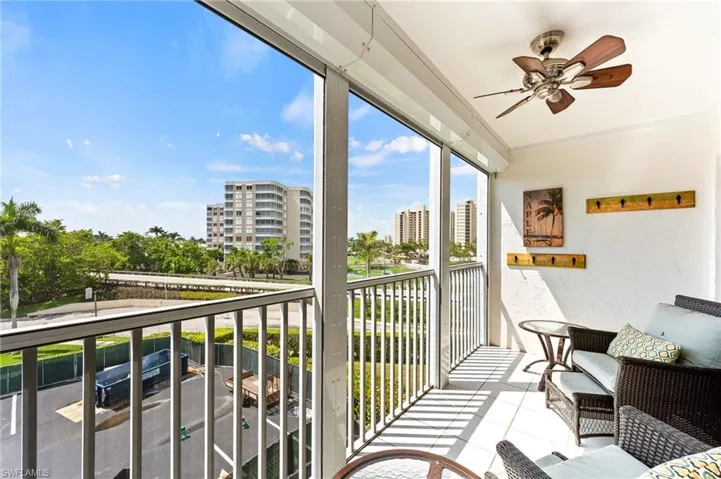 Screened balcony with territorial view