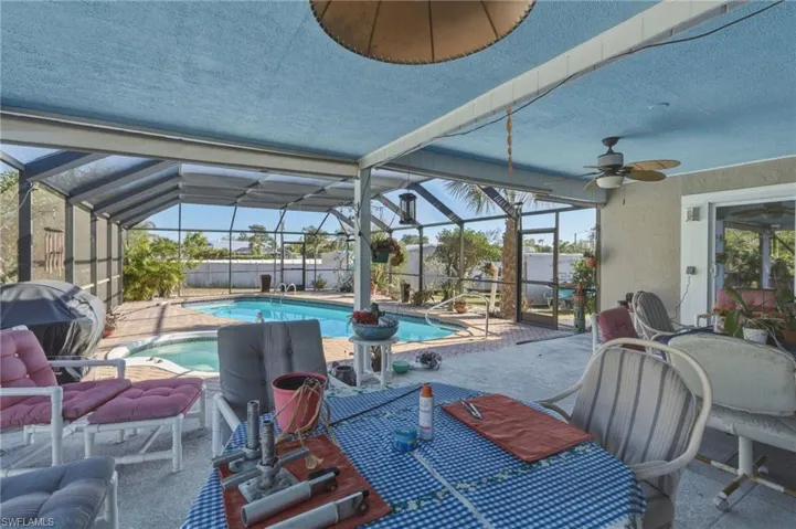 643 Blue Ln Nw, Port Charlotte, Florida 33952
