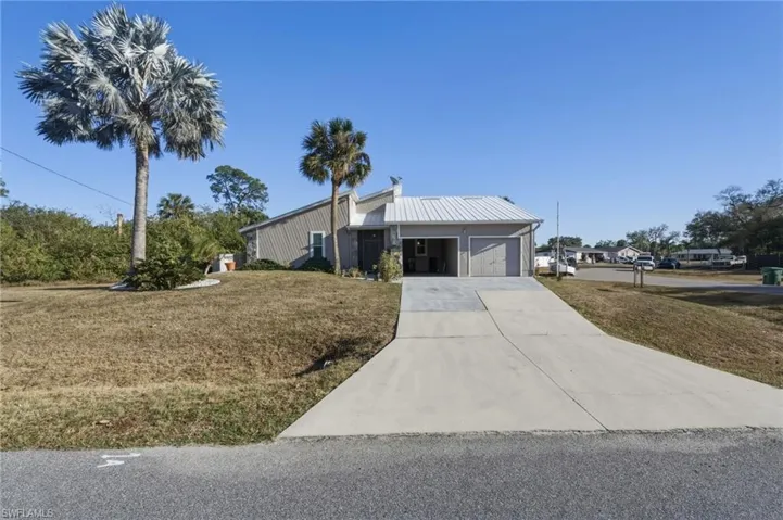 643 Blue Ln Nw, Port Charlotte, Florida 33952