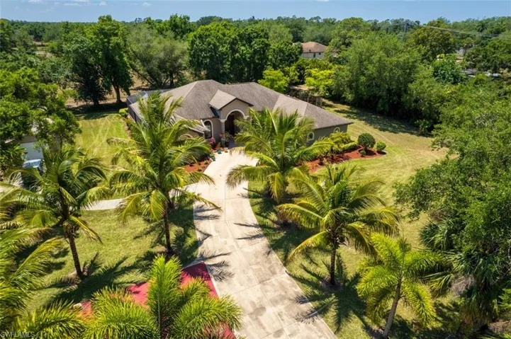 Birds eye view of property