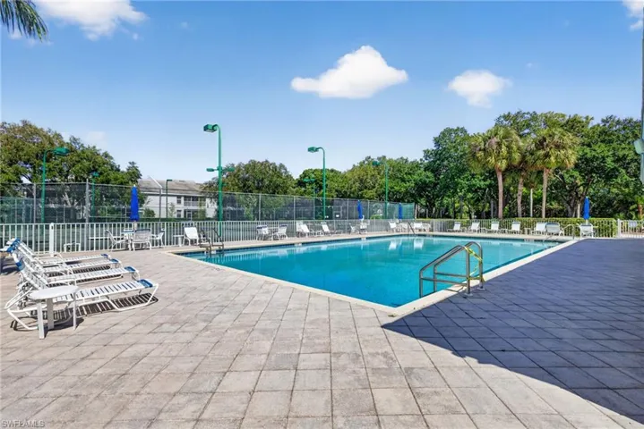 Wilshire Lakes Pool