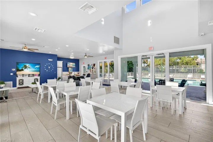 Wilshire Lakes Clubhouse