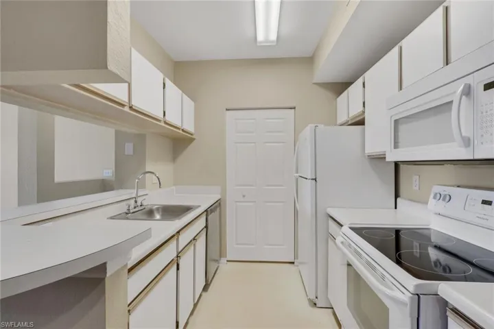 6321  Aragon  WAY, Fort Myers, FL 33966