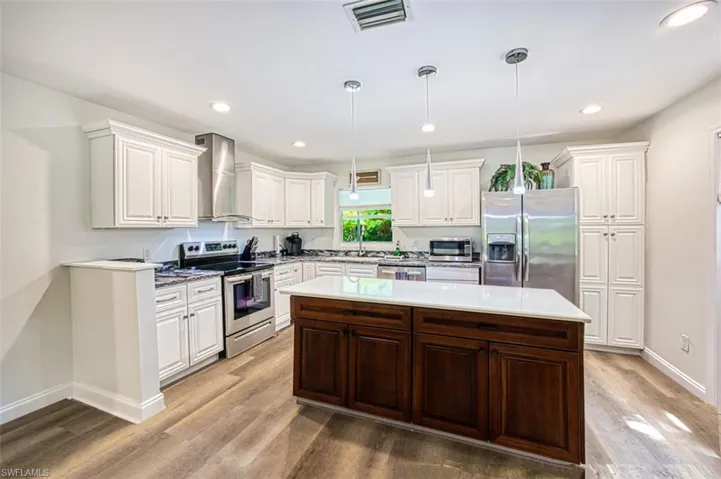 2695  Francis  AVE, Naples, FL 34112