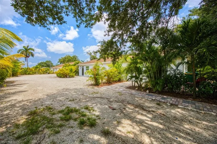 2695  Francis  AVE, Naples, FL 34112
