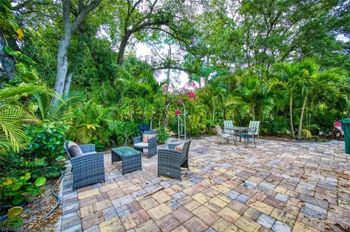2695  Francis  AVE, Naples, FL 34112