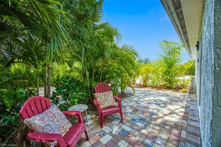 2695  Francis  AVE, Naples, FL 34112
