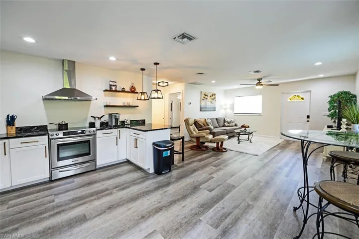 2695  Francis  AVE, Naples, FL 34112