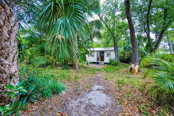 2695  Francis  AVE, Naples, FL 34112