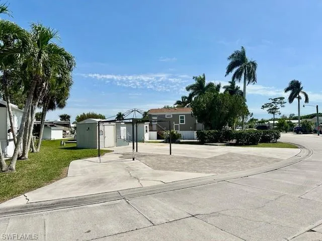 220  Cheetah  DR, Naples, FL 34114