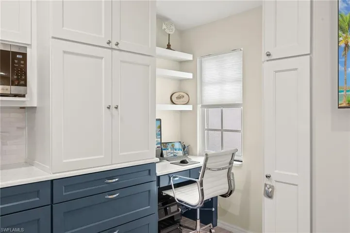 Perfect kitchen nook with desk to keep organized