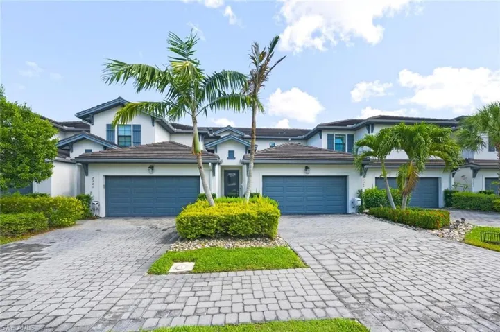 Front -  Long driveway