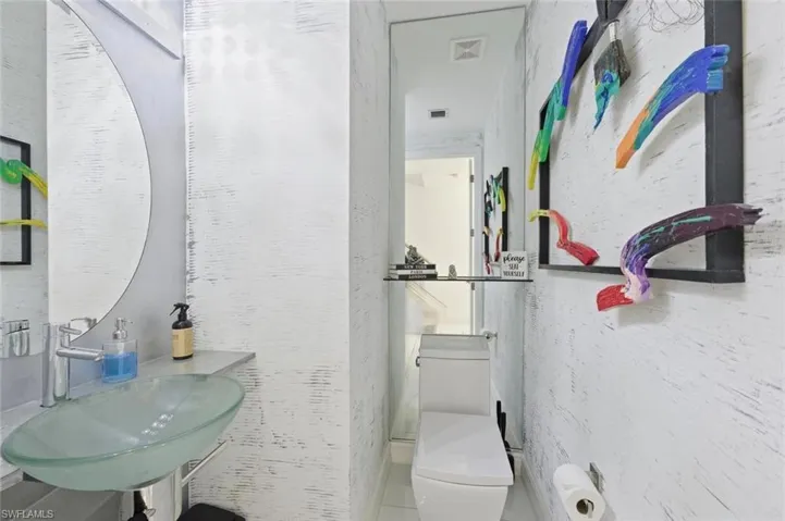 Powder Room 1st floor