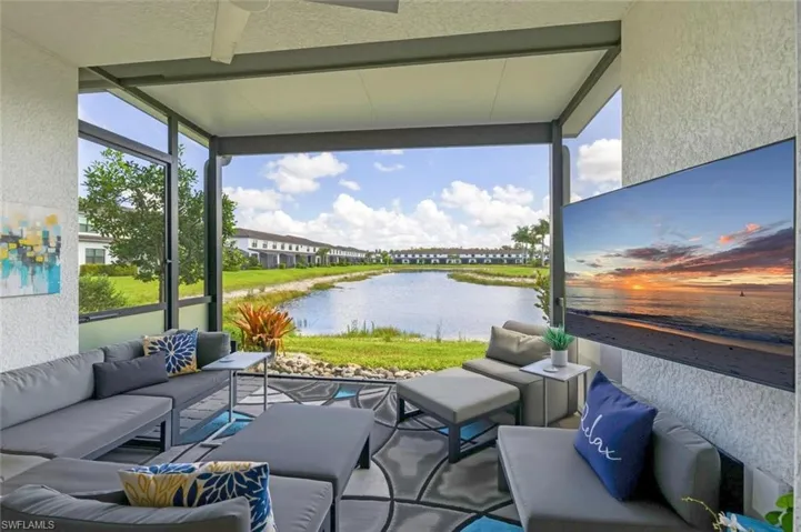 Unique EXTENDED Lanai