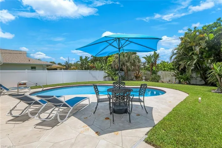 636 98th Ave N, Naples, Florida 34108