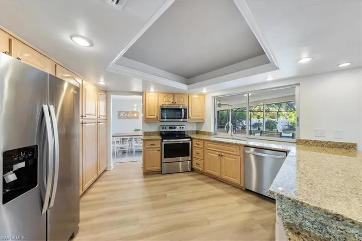 657  Pompano  DR, Naples, FL 34110