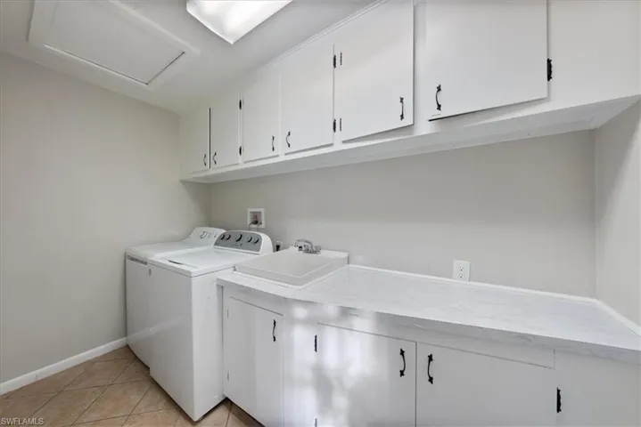 657  Pompano  DR, Naples, FL 34110