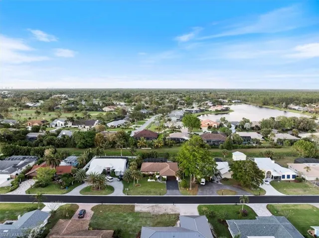 657  Pompano  DR, Naples, FL 34110