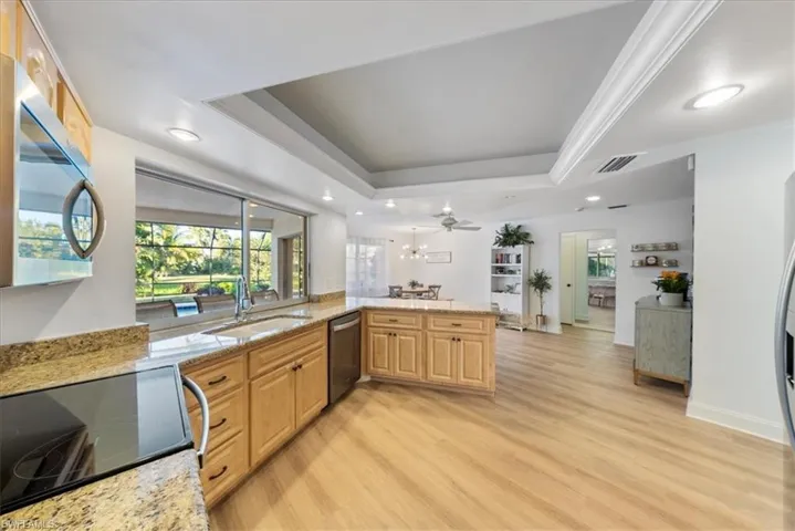657  Pompano  DR, Naples, FL 34110